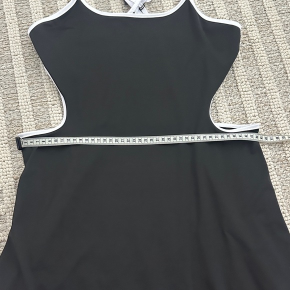 Black sport outfit - Picture 3 of 8